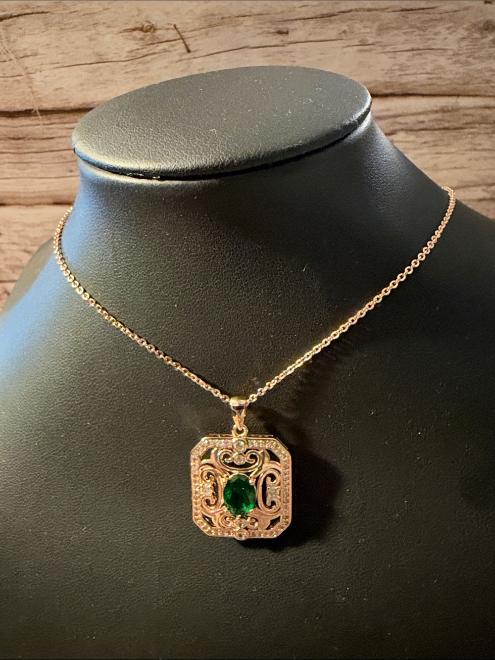 Gold Plated filigree Emerald Green Square Pendant Necklace Rose Gold Tone